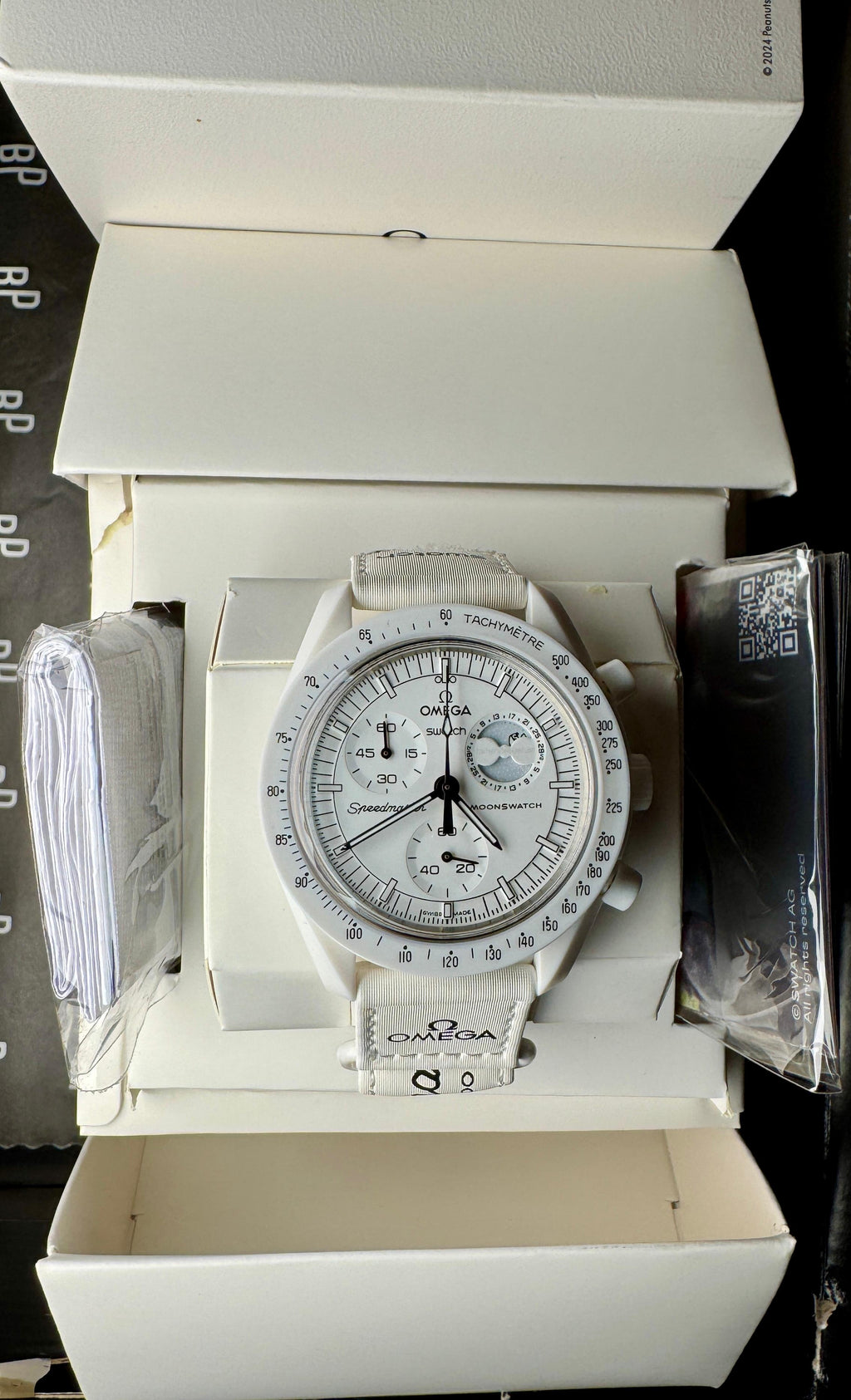 Omega x Swatch Moonswatch Mission To The Moonphase Chronograph White Snoopy