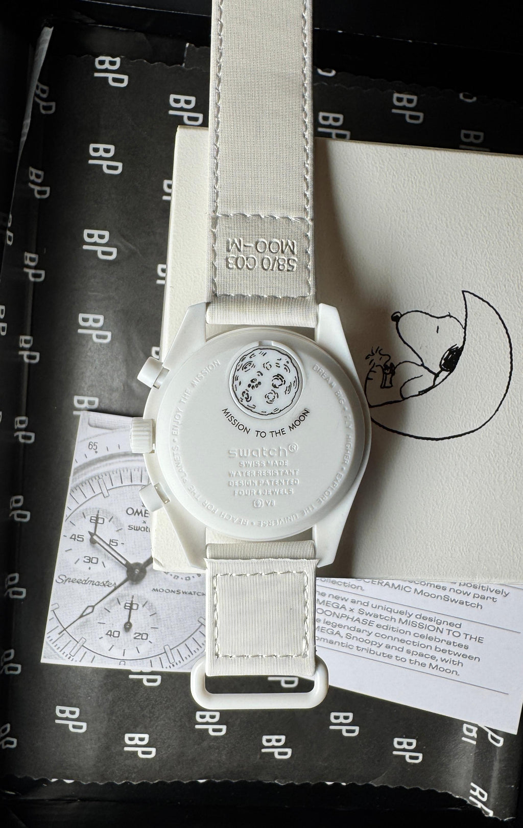 Omega x Swatch Moonswatch Mission To The Moonphase Chronograph White Snoopy