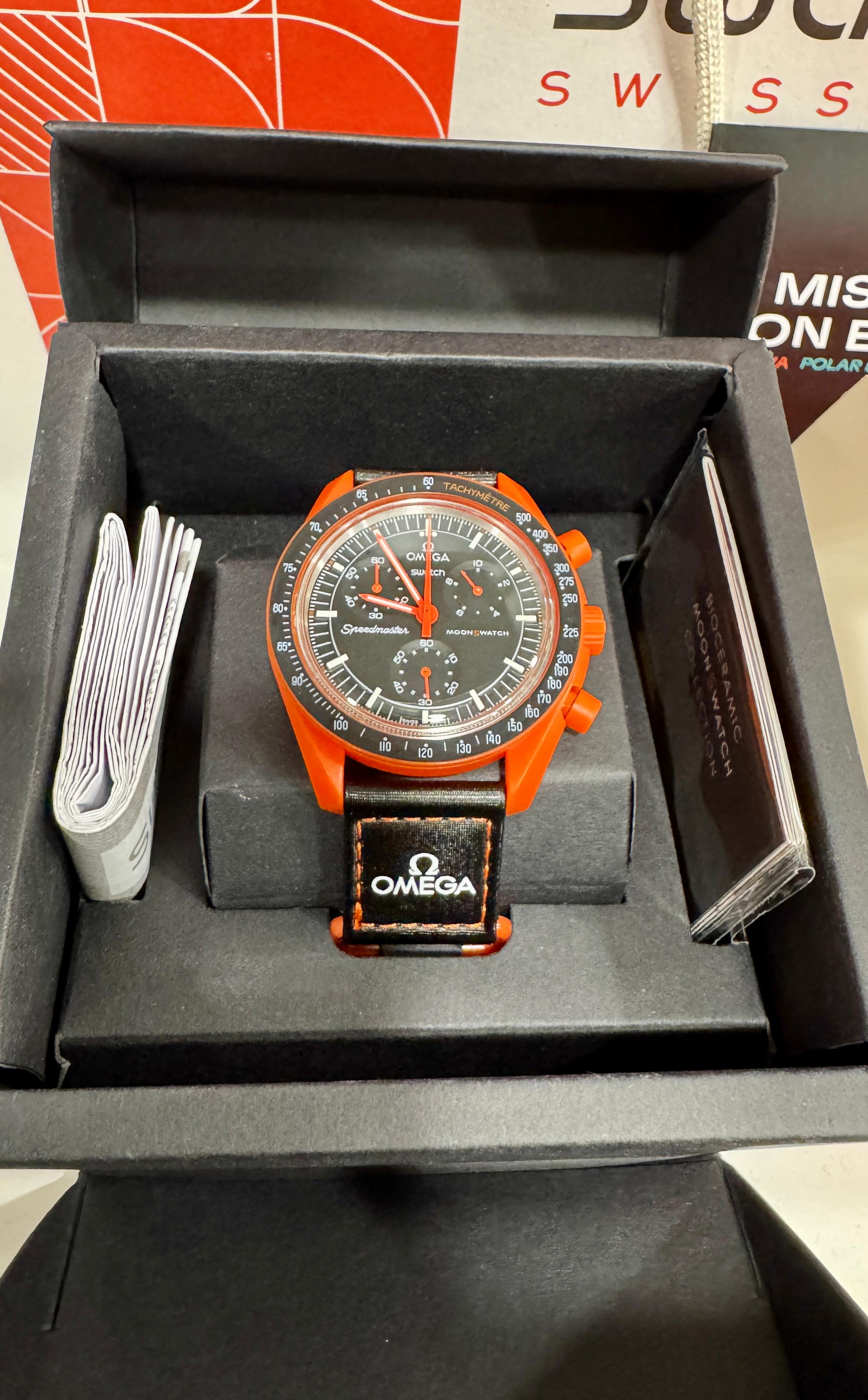 🔥 Swatch × Omega MoonSwatch – Mission on Earth: Lava (SO33O100)
