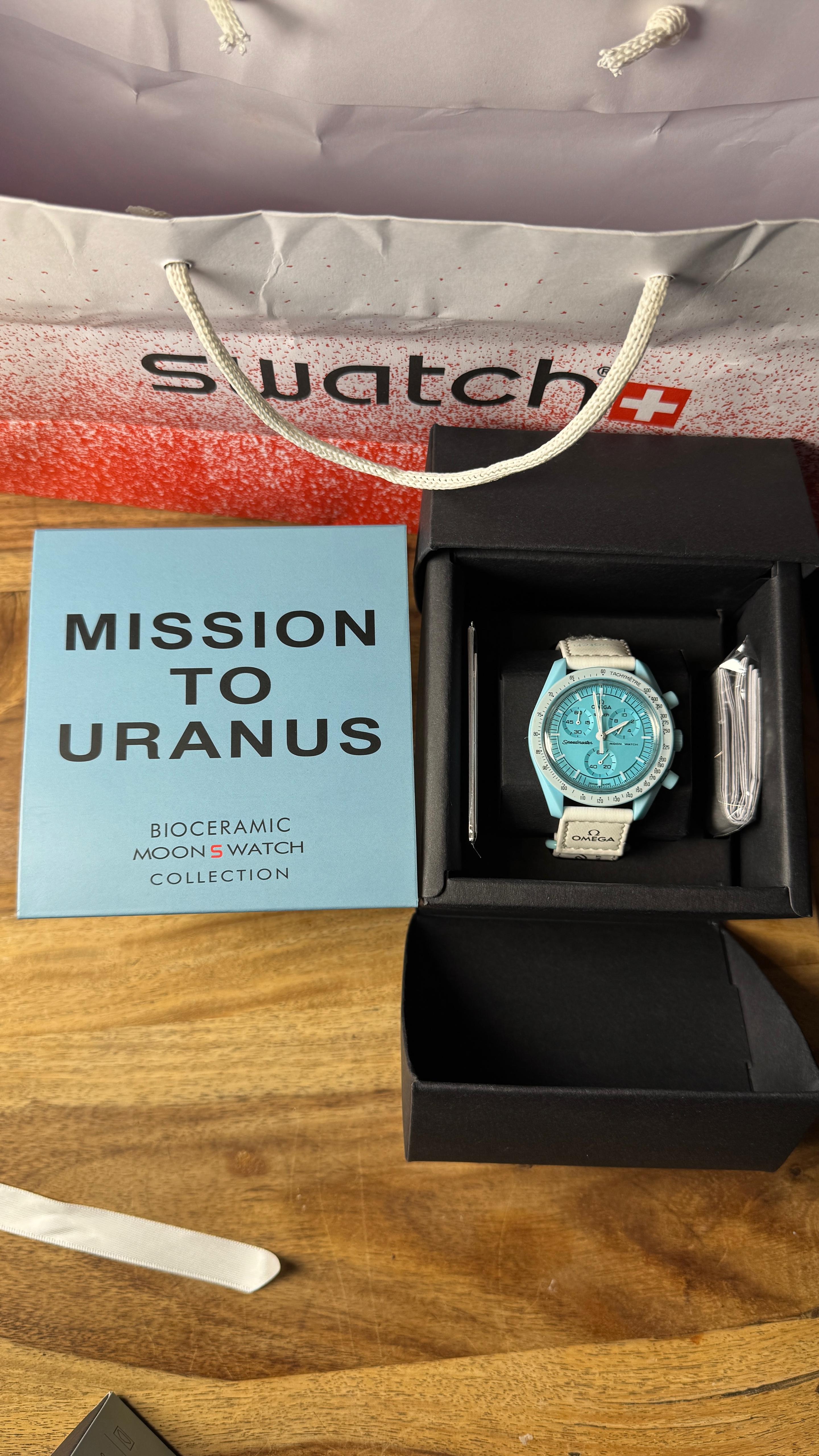 🪐 Swatch x Omega MoonSwatch – Mission to Uranus (SO33L100)